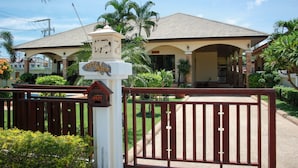 Exterior - Ban Kitty Pool Villa Cha Am (Cha-am)
