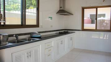 3 Bedrooms House, Private Pool | Private kitchen | Full-sized fridge, microwave, stovetop, electric kettle