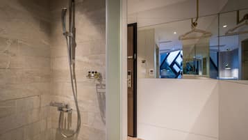 Standard Single Room, Non Smoking | Bathroom | Shower, hydromassage showerhead, eco-friendly toiletries, hair dryer