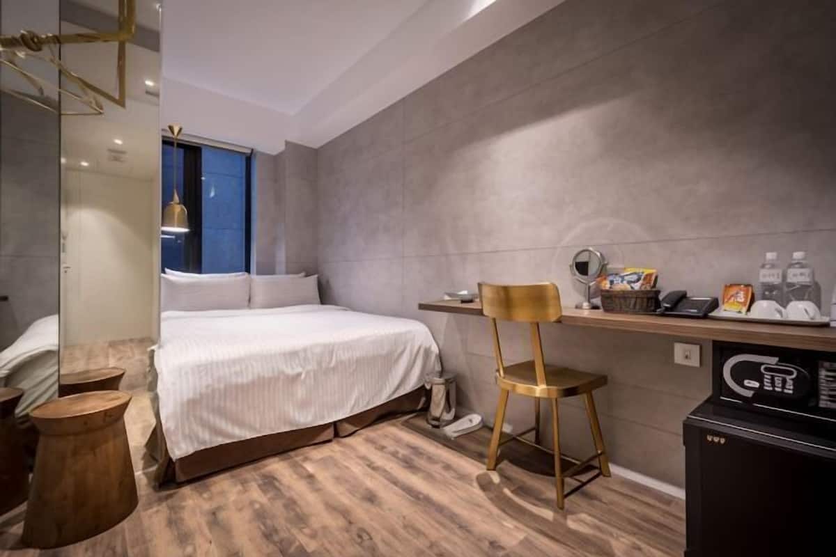 1 bedroom, premium bedding, down duvets, Select Comfort beds