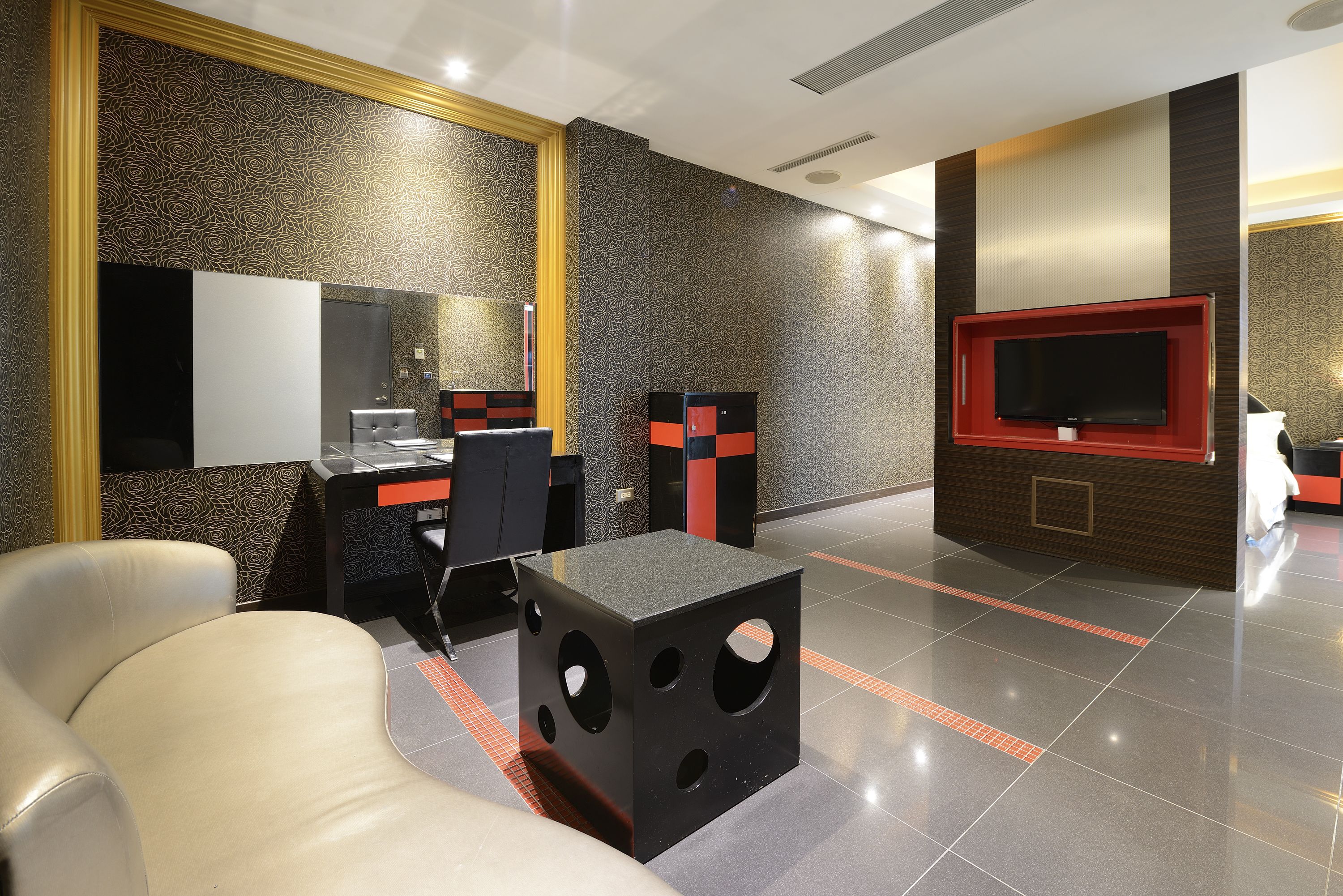 exclusive double room | television