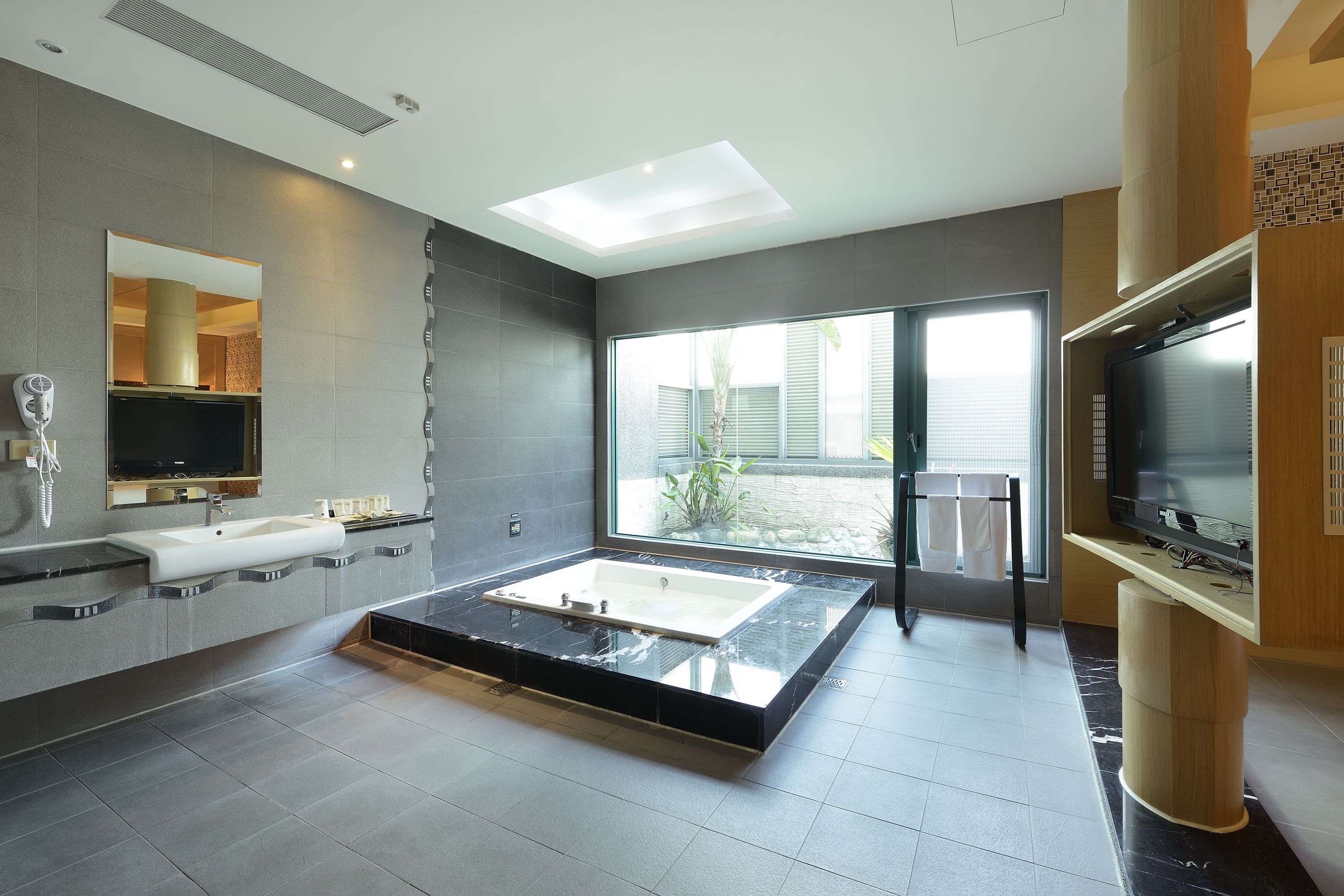 jetted bathtub