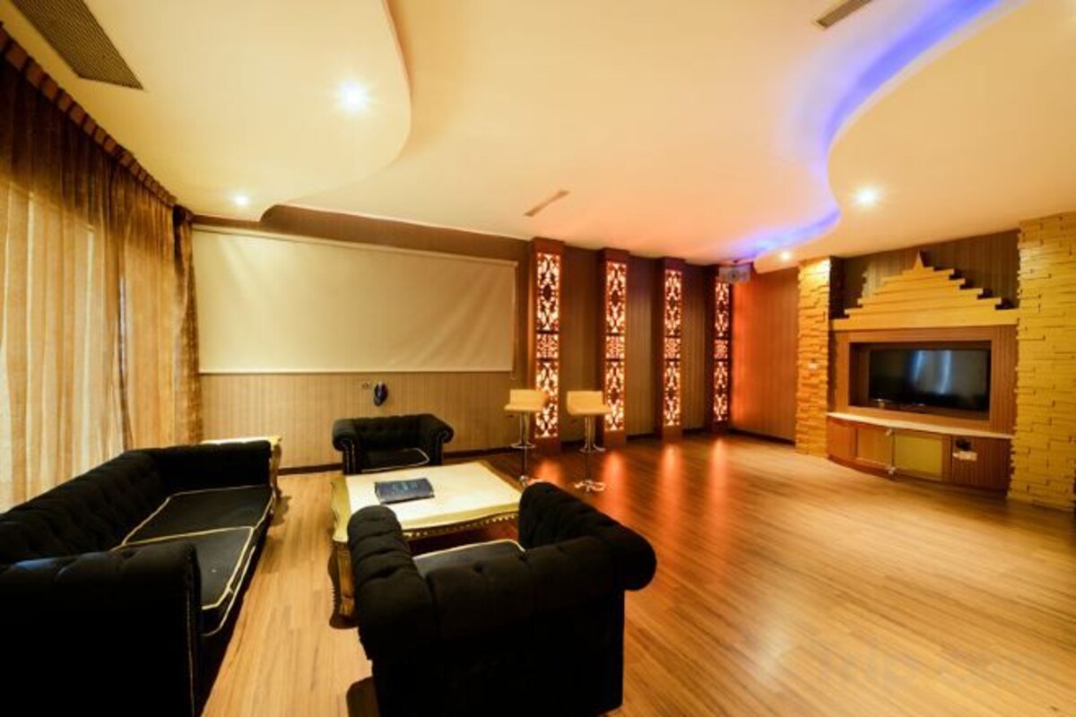 Flagship KTV Suite