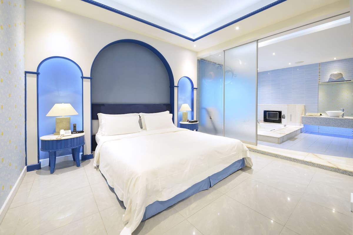Down duvets, pillow-top beds, minibar, individually decorated
