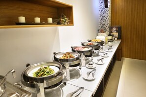 Free daily buffet breakfast - OHYA Chain Boutique Motel-Yongkang (Tainan)