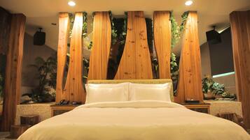 Presidential Suite | Premium bedding, minibar, individually decorated, individually furnished
