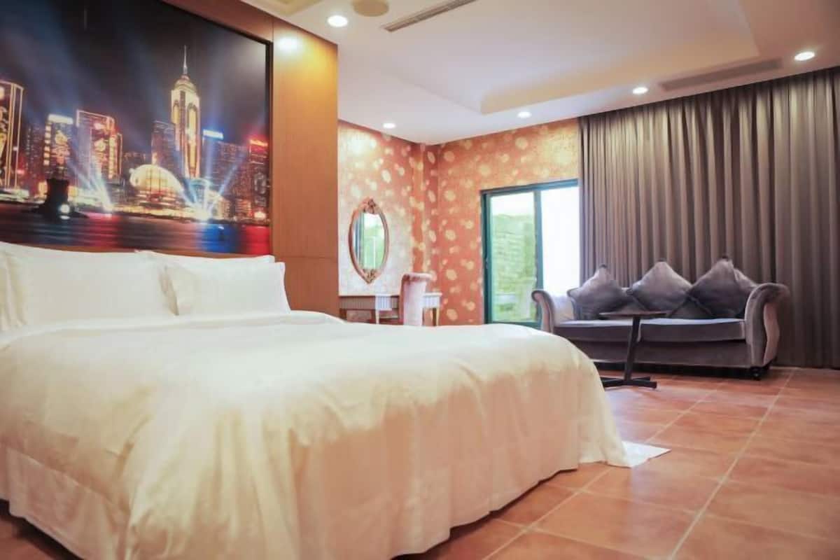 Ropa de cama de alta calidad, minibar y decoración personalizada