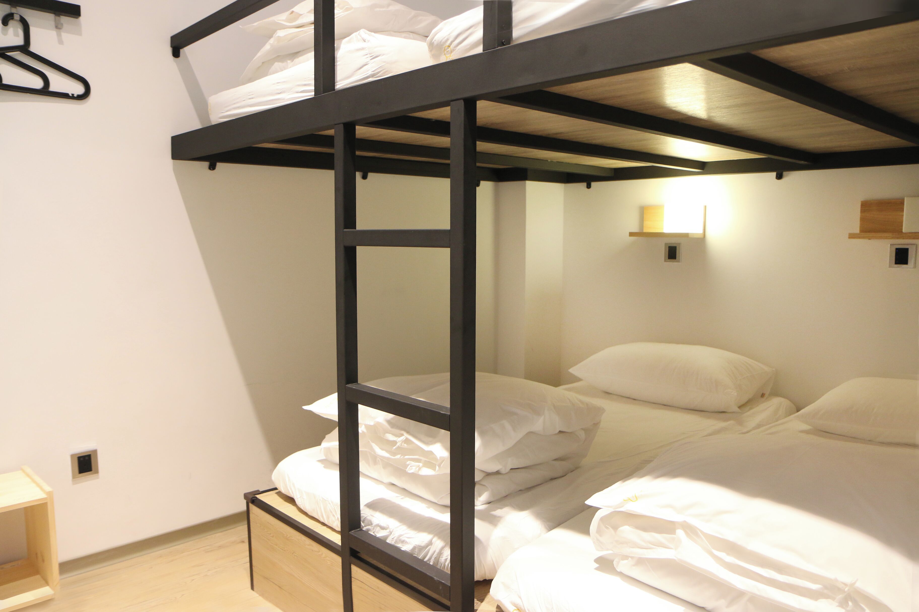 Habitación cuádruple | Wifi gratis y ropa de cama