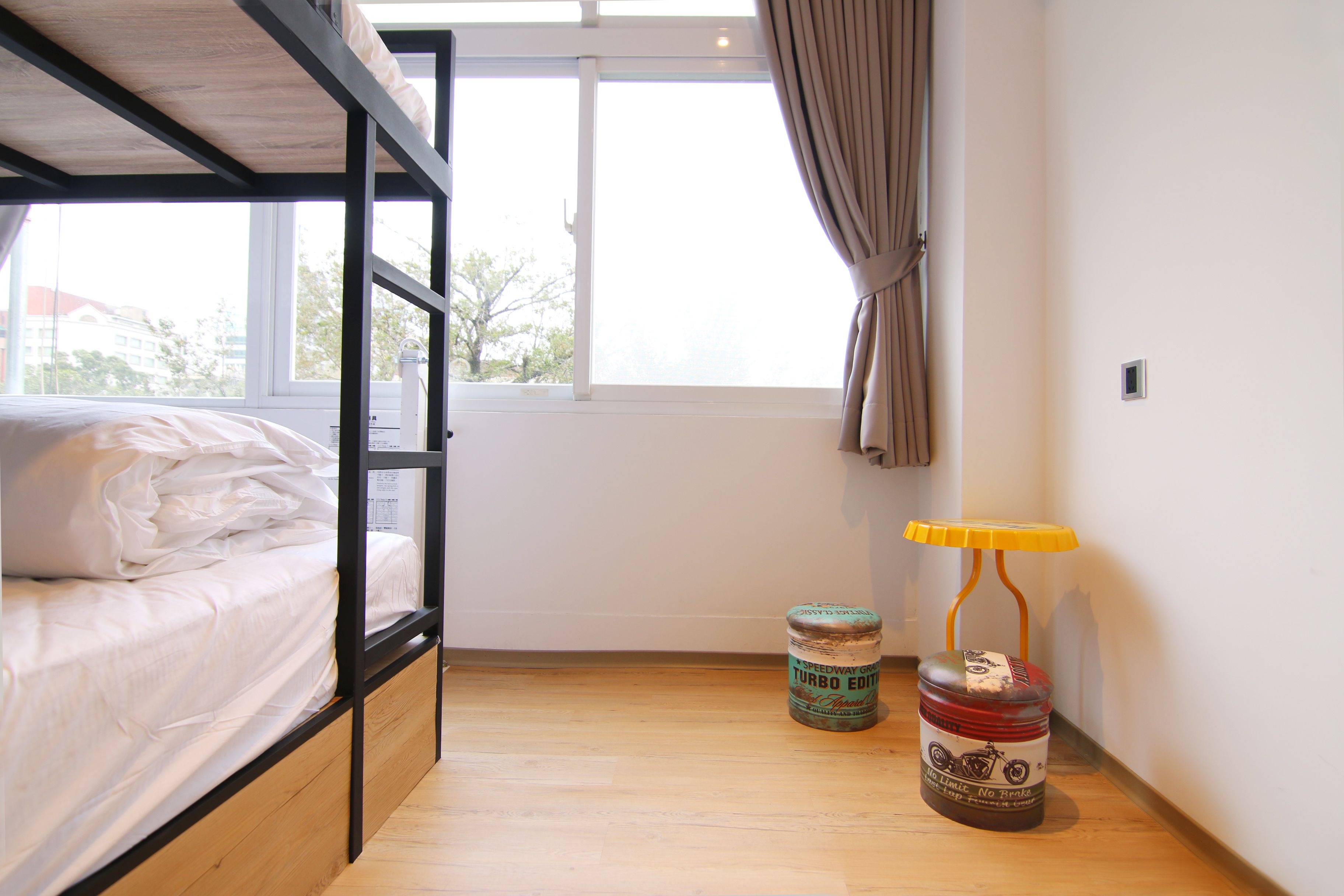 family room | 1 bedroom, free wifi, bed sheets