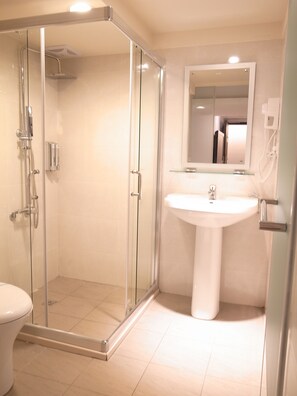 Shower, free toiletries, hair dryer, slippers - Ximen 101-s HOTEL (Taipei)