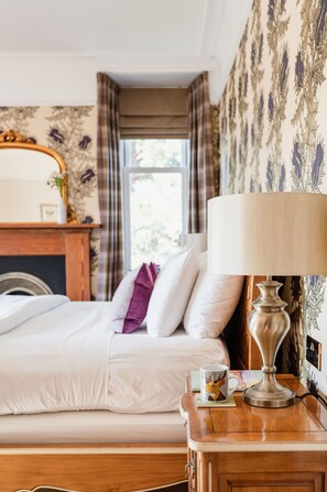 Habitación de lujo, 1 cama de matrimonio grande, vistas a la colina (Spey)