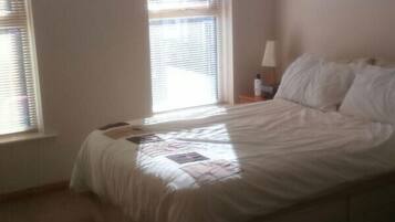 House, 4 Bedrooms | 4 bedrooms, iron/ironing board, free WiFi, bed sheets