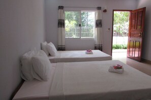 Desk, free WiFi - Jully Anna Guesthouse (Sihanoukville)