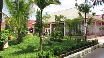 Khuôn viên nơi lưu trú