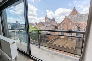 Executive One Bedroom Apartment with daily cleaning | Terrace/patio