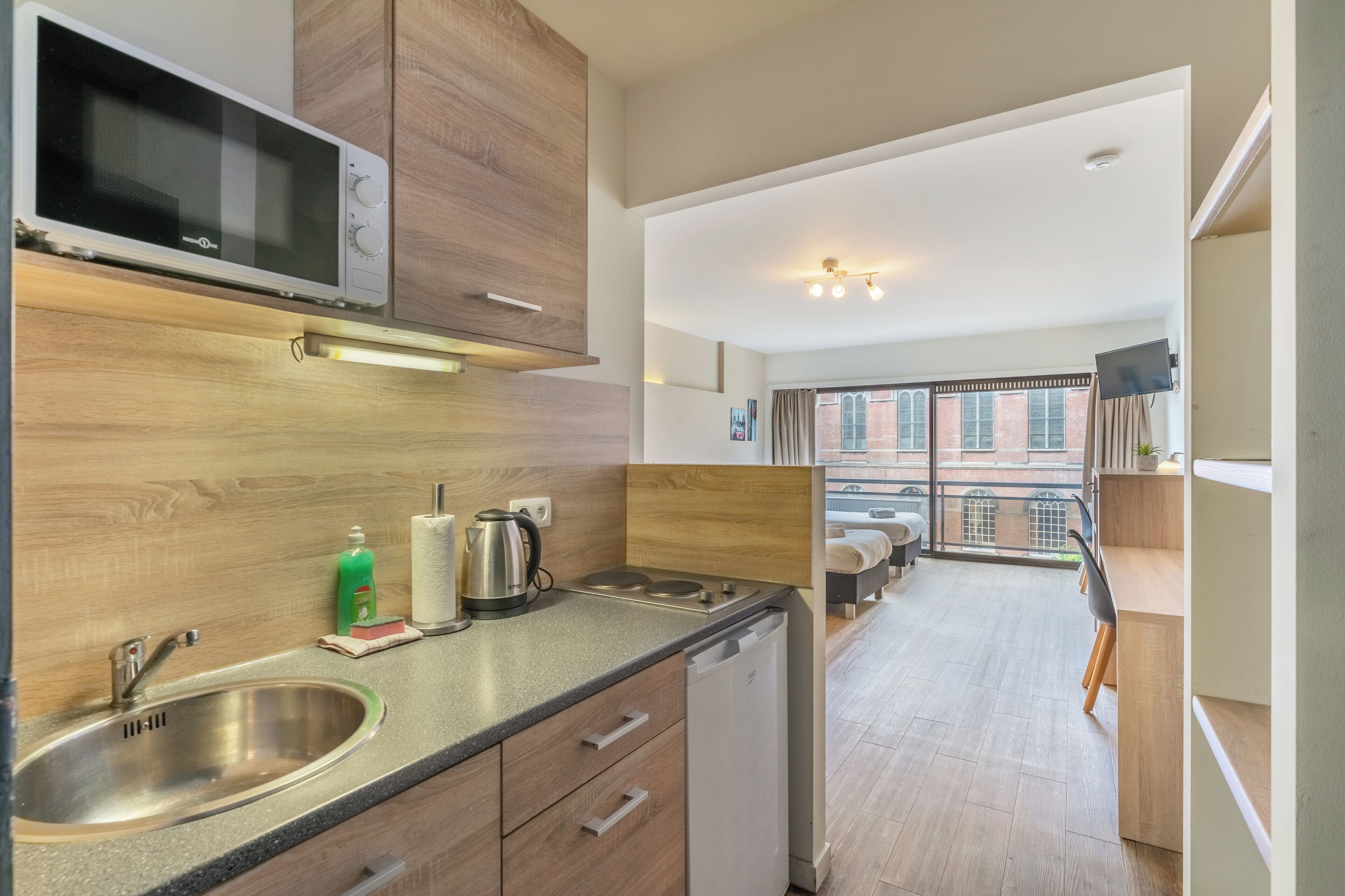 Standard Studio (Twin) | Desk, cribs/infant beds, rollaway beds, free WiFi