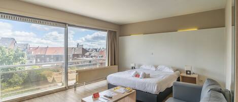 Studio Standard (Double) | Bureau, lit de bĂ©bĂ© (supplĂ©ment), lit dâappoint (supplĂ©ment)