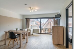 Executive One Bedroom Apartment with daily cleaning | Vardagsrum | Platt-tv