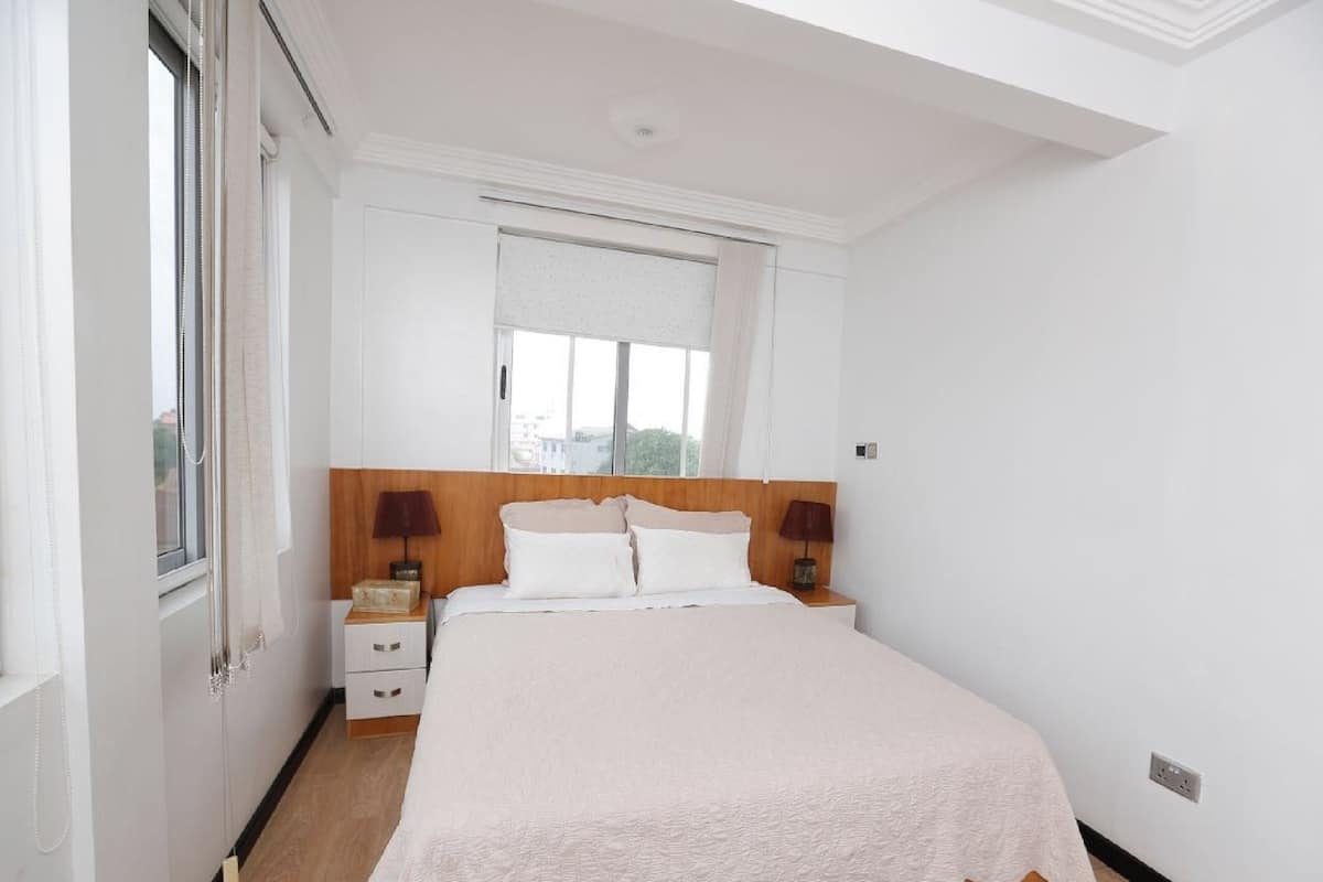 1 bedroom, iron/ironing board, WiFi (free)