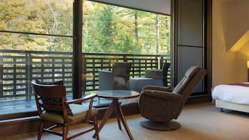 Deluxe Triple Room With Terrace (Non-smoking) | Free WiFi