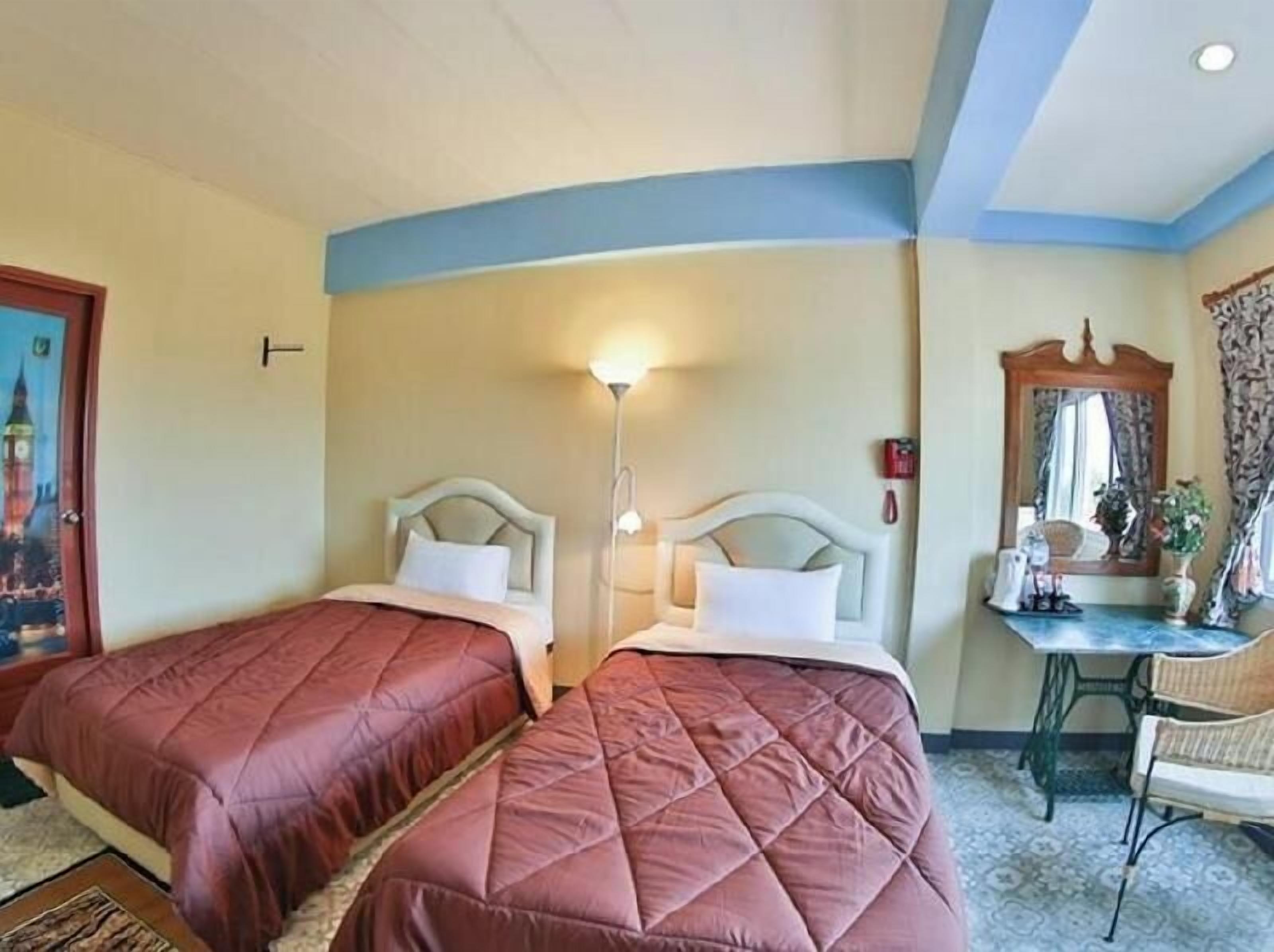 Free minibar items, soundproofing, free WiFi