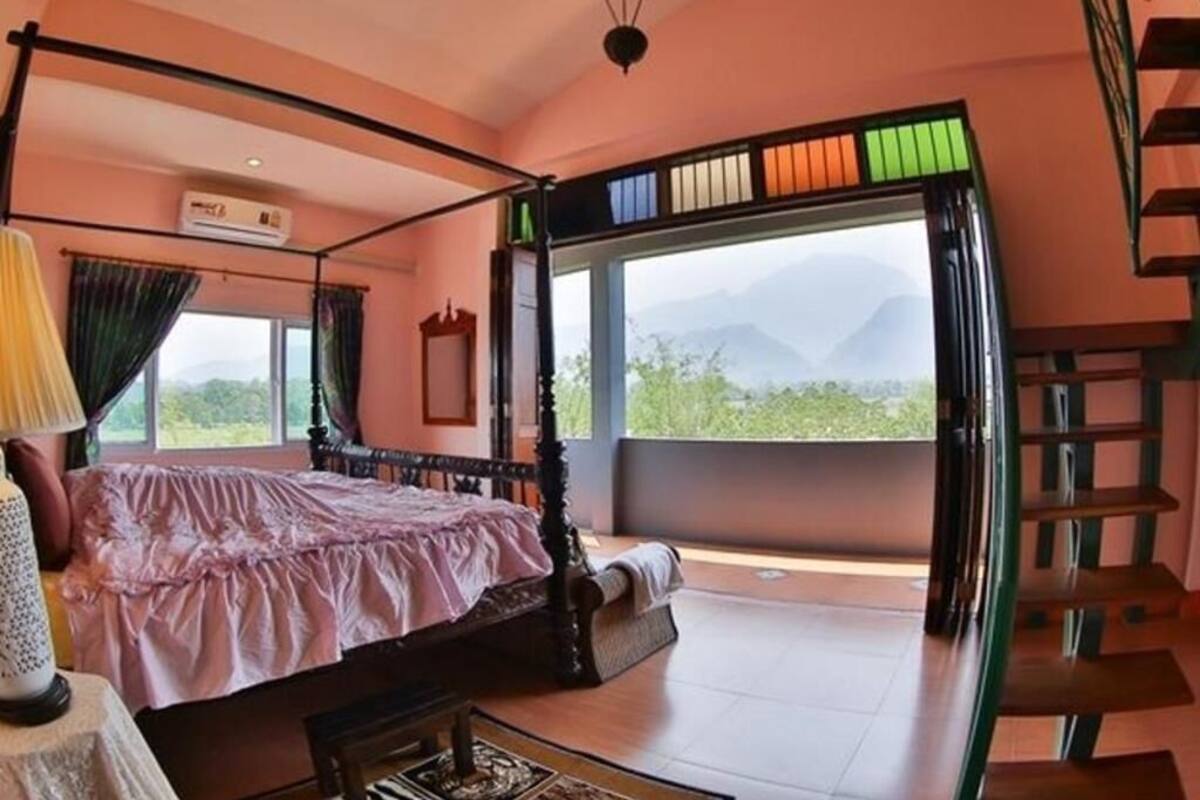 Free minibar items, soundproofing, free WiFi