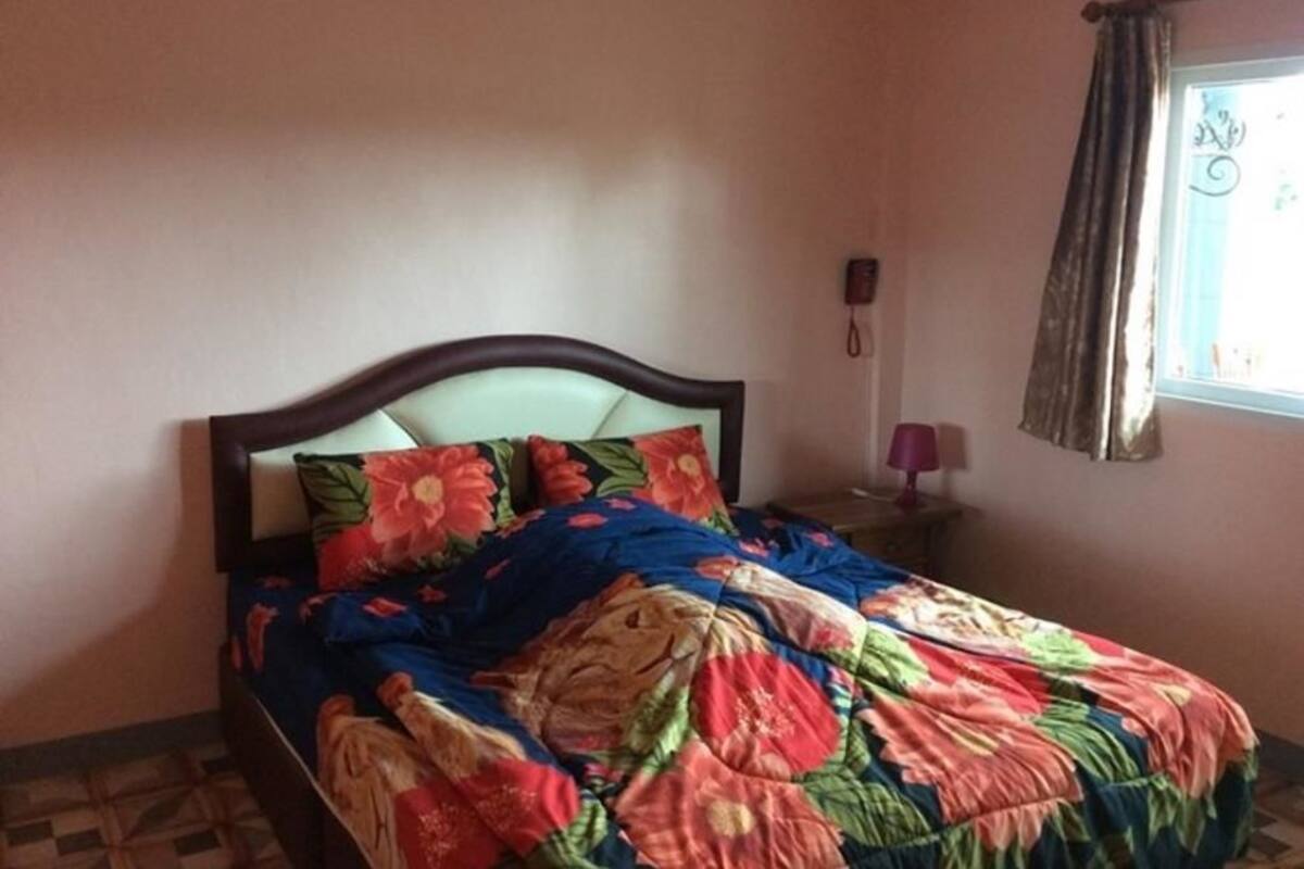 Minibar (some free items), soundproofing, WiFi (free)