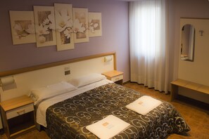 Een kluis op de kamer, een bureau, gratis wifi