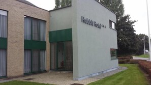 Exterior - Hobbit Hotel Mechelen (Mechelen)