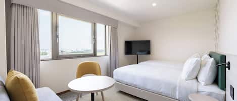 In-room safe, free WiFi, bed sheets