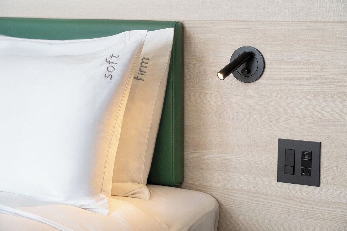 In-room safe, free WiFi, bed sheets