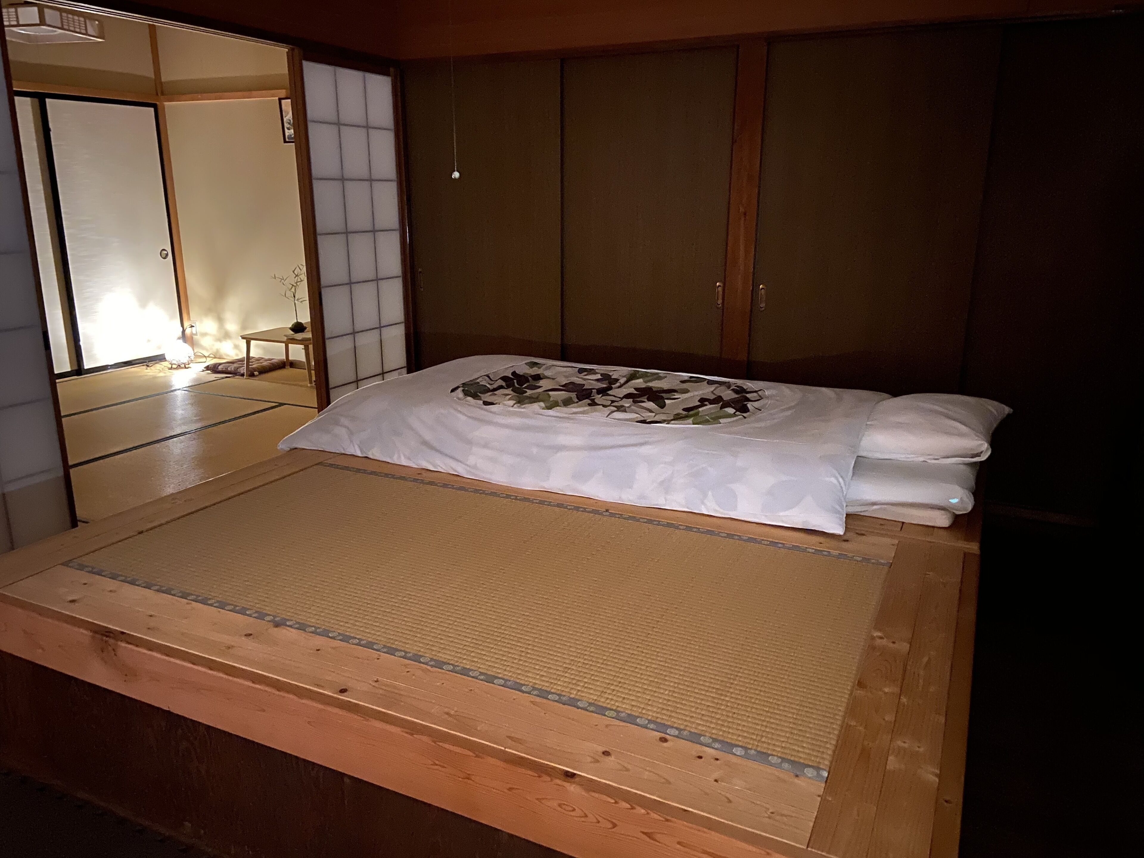 Japanese Western Style with Shared Bathroom | Free WiFi, bed sheets