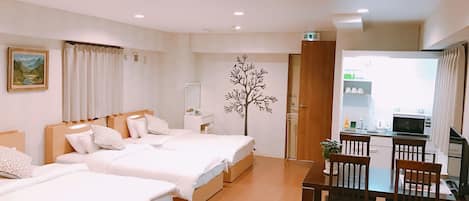 Ropa de cama de alta calidad, escritorio y sistema de insonorización