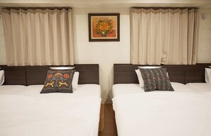 Quarto família | Roupas de cama premium, escrivaninha, quartos à prova de som