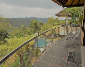 Villa Santai | Balcony - Shangrilah Villas (Baturiti)