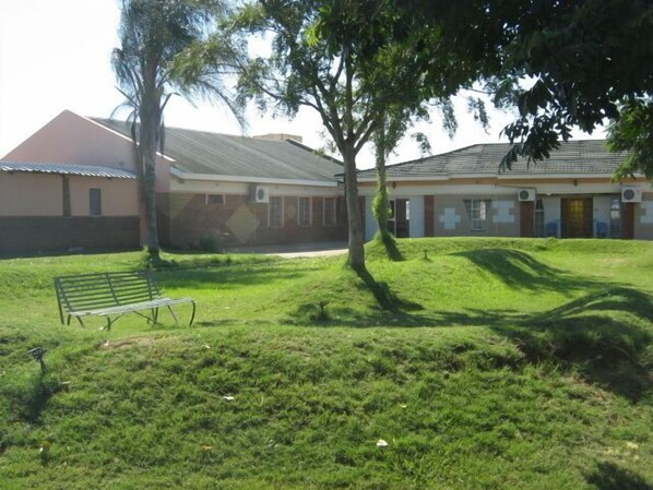Property grounds - Chitawa Lodge (Ramokgwebana)