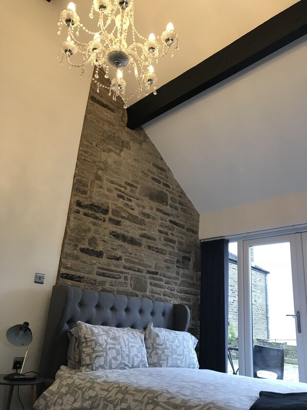 Småhus – deluxe, dalutsikt | Skrivebord, barnesenger og ekstrasenger (mot et tillegg)