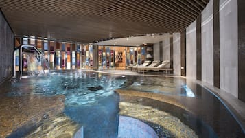 Bain à remous intérieur