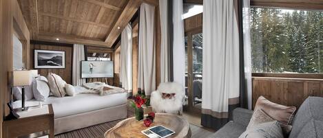 Premium bedding, pillowtop beds, free minibar items, in-room safe