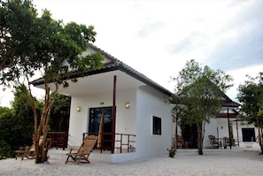 Bungalow familiar, vista al mar | Caja de seguridad en la habitación y wifi gratis