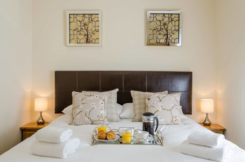 Giant Serviced Apartments