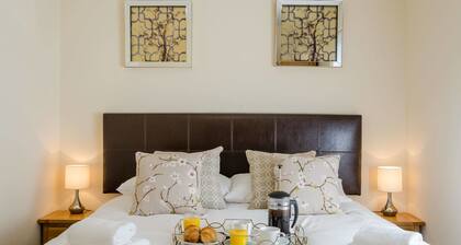 Giant Serviced Apartments