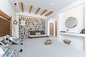 Habitación Premium, vista a la alberca | Insonorización, wifi gratis y ropa de cama