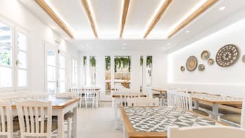 Petit déjeuner buffet compris tous les jours