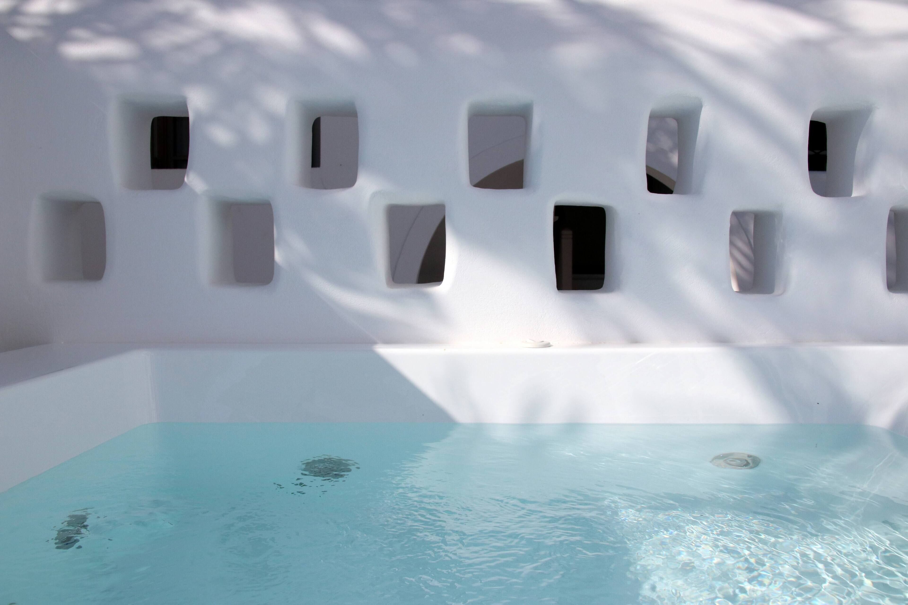 Grand Suite, 1 Bedroom, Outdoor Hot Tub, 2-4 Persons, Sea View | Bain à remous privé