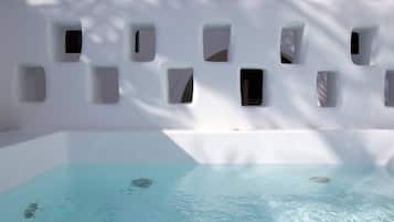 Grand Suite, 1 Bedroom, Outdoor Hot Tub, 2-4 Persons, Sea View | Bain à remous privé