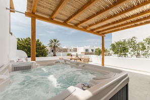 Premium Suite, Hot Tub | Chambres insonorisées, Wi-Fi gratuit, draps fournis