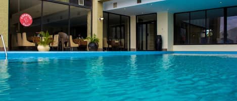 Utomhuspool