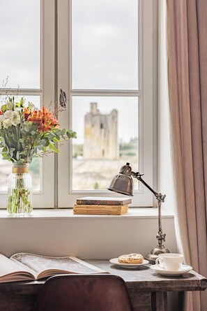 Öryggishólf í herbergi, sérhannaðar innréttingar, skrifborð