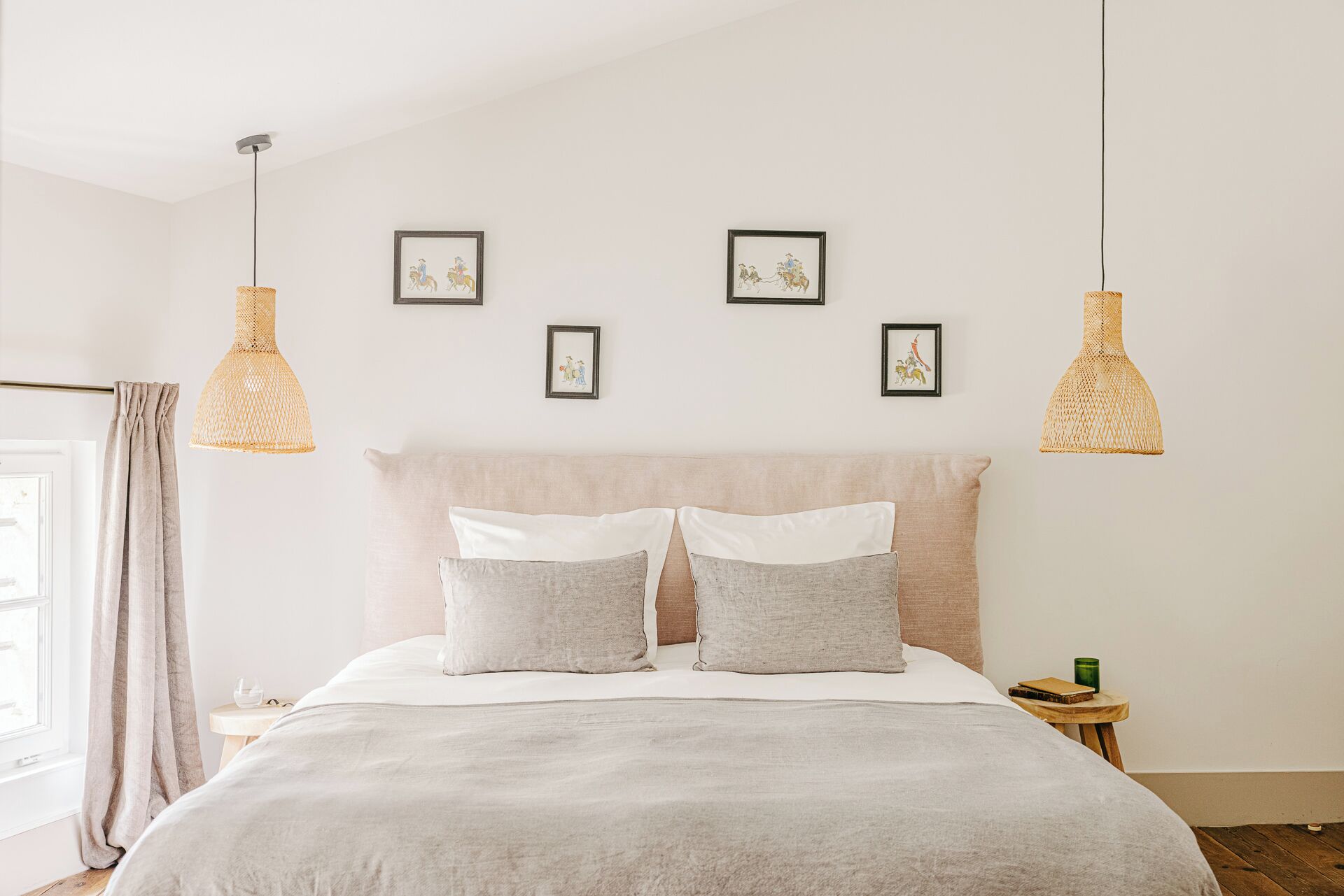 Két bảo mật tại phòng, trang trí khác biệt, bàn 